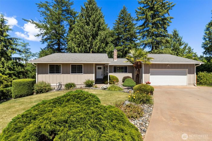 Lead image for 960 NE Melanie Court Bremerton