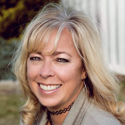 Professional Headshot of Patti Connolly