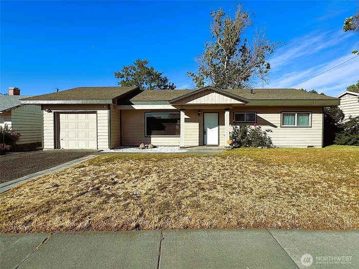 Lead image for 1103 S Evergreen Drive Moses Lake