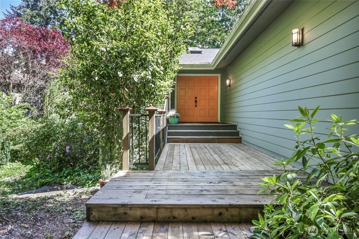 Lead image for 760 W Sunset Way Issaquah