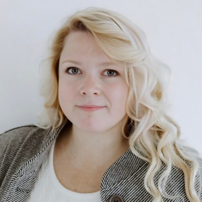 Professional Headshot of Amanda Willard