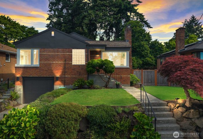 Lead image for 4414 NE 65th Street Seattle