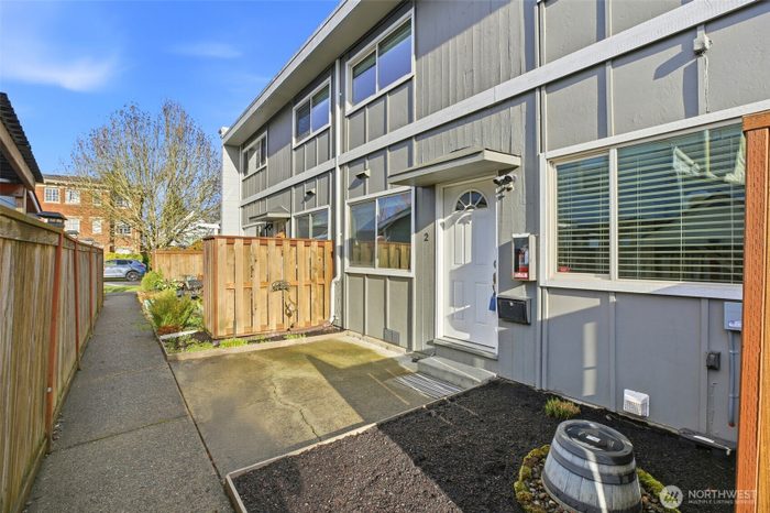 Lead image for 708 N L Street #2 Tacoma