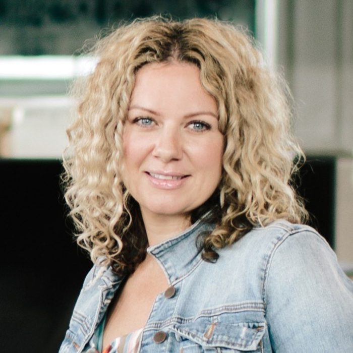 Professional Headshot of Jennifer Harder