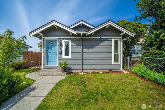 Lead image for 407 E Wright Ave Tacoma