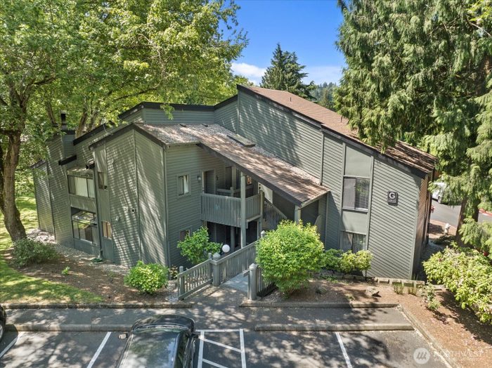 Lead image for 10015 NE 123rd Street #G-A Kirkland