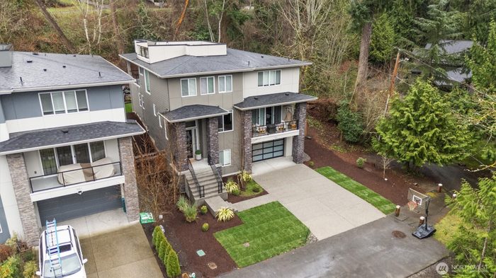 Lead image for 7223 NE 118th Court Kirkland