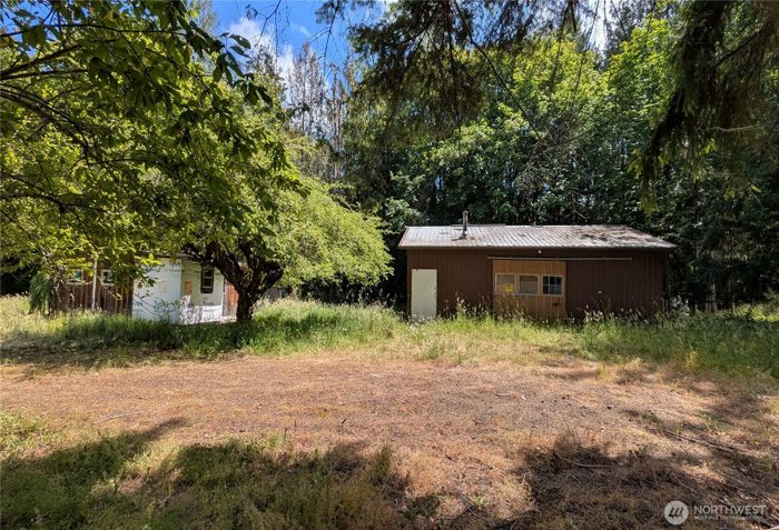 Lead image for 1082 Taylor Cutoff Road Sequim