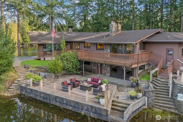 Lead image for 1970 Cambridge Lane SW Olympia